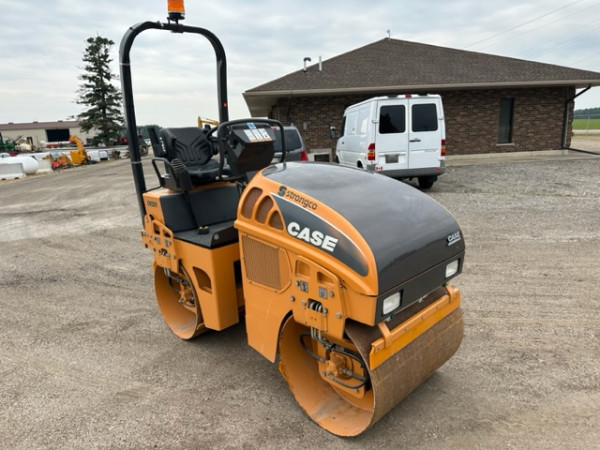 2007 Case DV201 39" Vibratory Roller at Sunrise Equipment – Image 1
