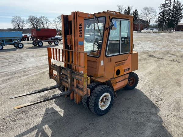 1988 Clark 6PS25 PROPANE FORKLIFT at Sunrise Equipment – Image 1