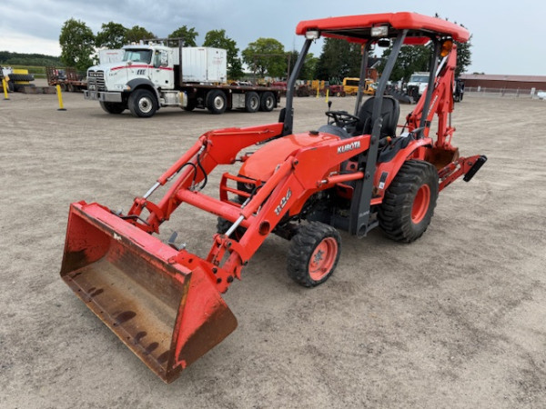 2018 Kubota B-26 Tractor w/ BT-820 Industrial Compact Backhoe at Sunrise Equipment – Image 1