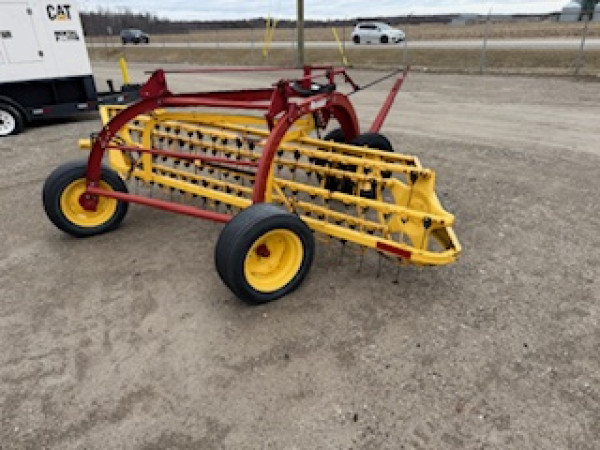 2015 New Holland HAY RAKE 258 at Sunrise Equipment – Image 1